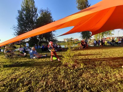 d8915d94-5faa-43dd-aba4-7e05e0ede6fd.jpg